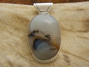 Pendentif en argent et agate