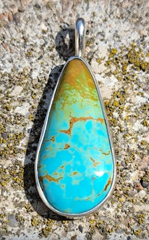 Pendentif loup et Turquoise