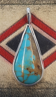 Pendentif en charoite et argent massif